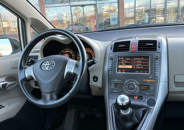 Toyota Auris cena 15900 przebieg: 252000, rok produkcji 2007 z Supraśl małe 137